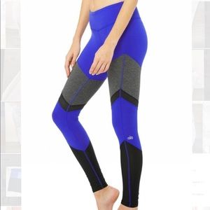 Alo Yoga Sheila Legging - Electric Blue/Black